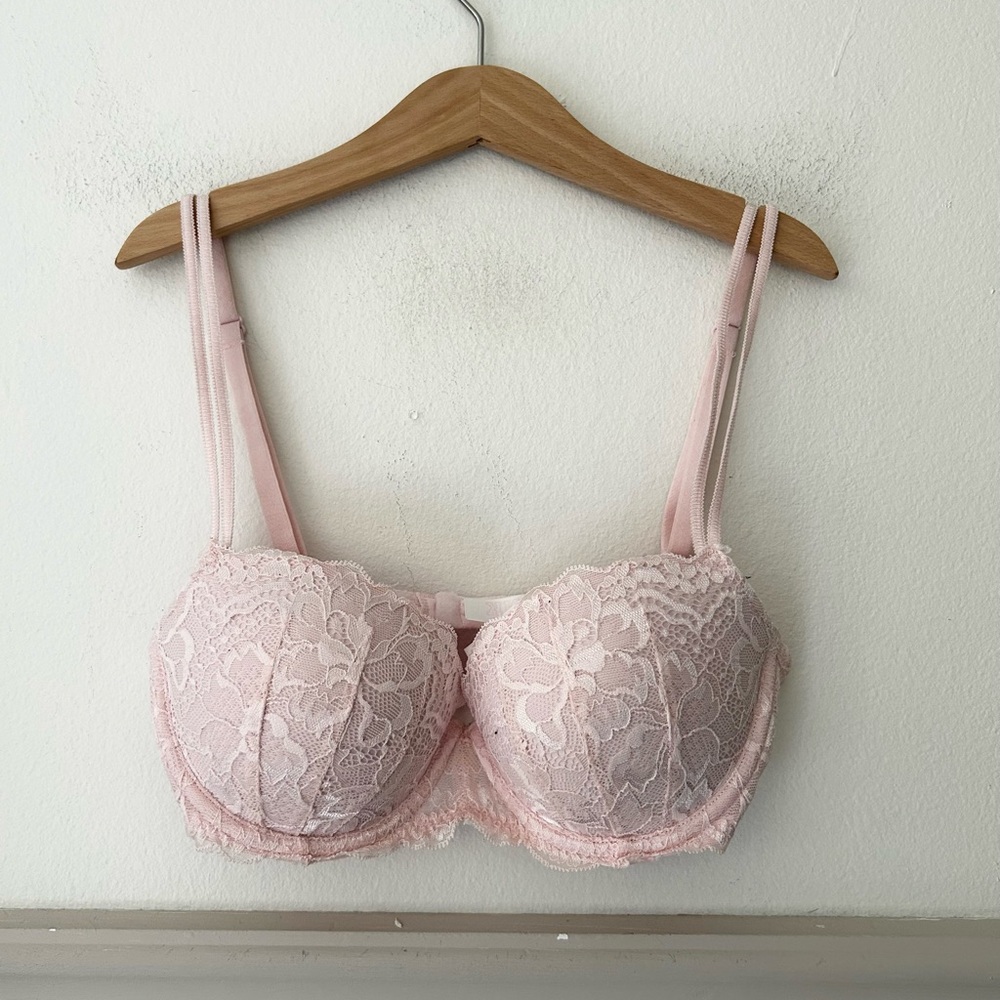 PINK Victoria's Secret Light Pink Blush Lace Bra 32C